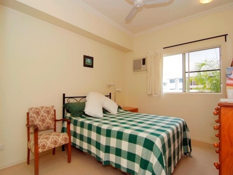 10/304 Lake Street, Cairns North QLD 4870