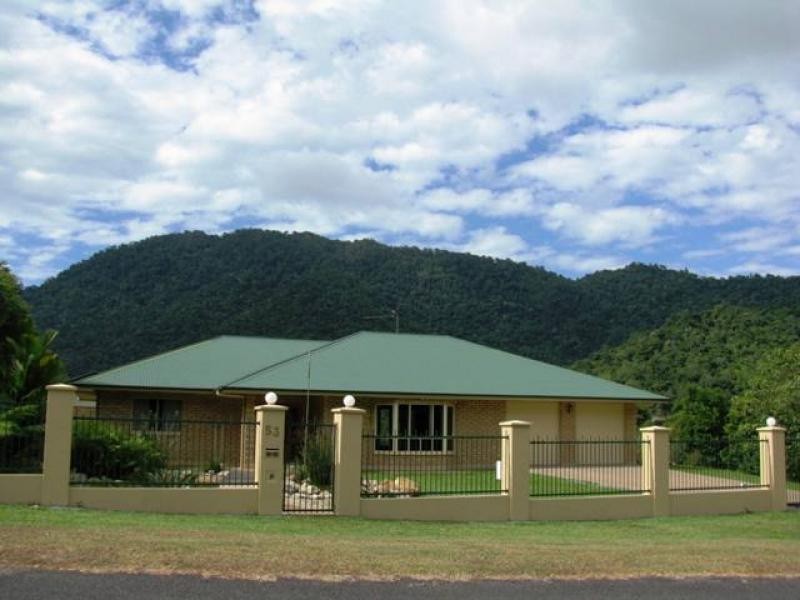 33-35 Runnymede Ave, Redlynch QLD 4870