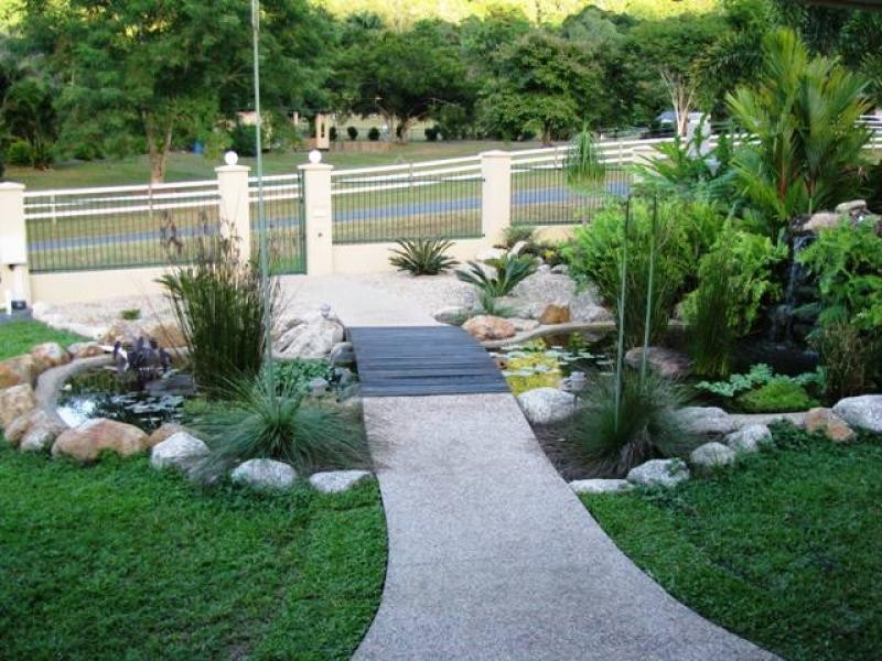 33-35 Runnymede Ave, Redlynch QLD 4870