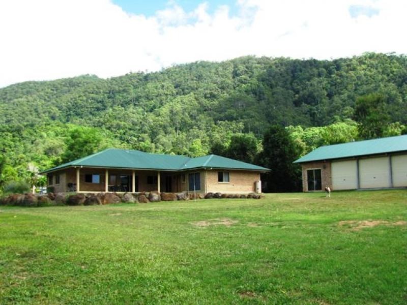 33-35 Runnymede Ave, Redlynch QLD 4870