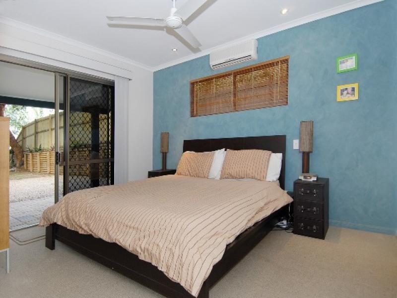 35 Minerva Ave, Mooroobool QLD 4870