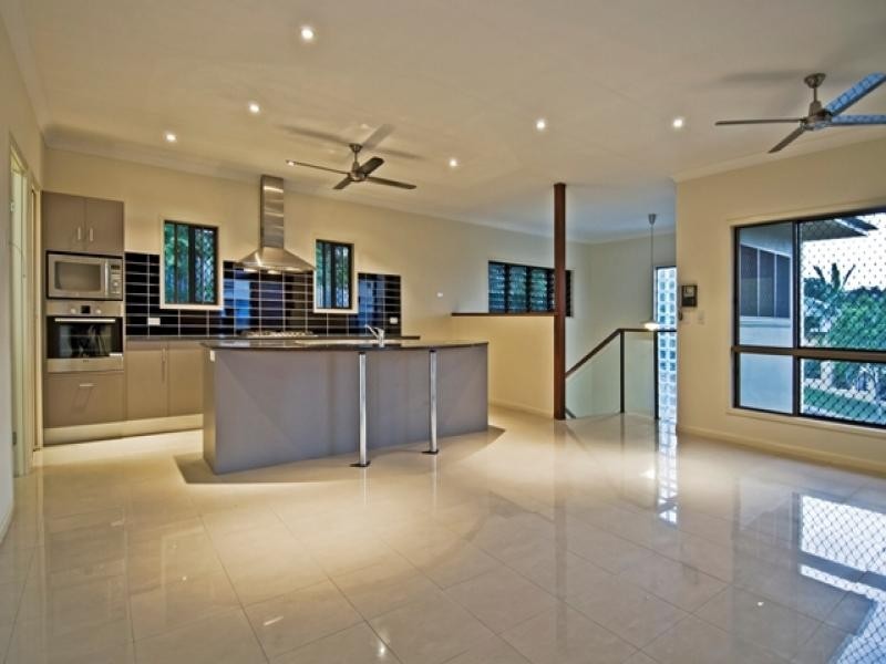 51 Summerhill Drive, Mooroobool QLD 4870