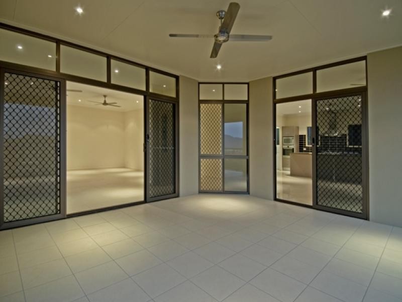 51 Summerhill Drive, Mooroobool QLD 4870