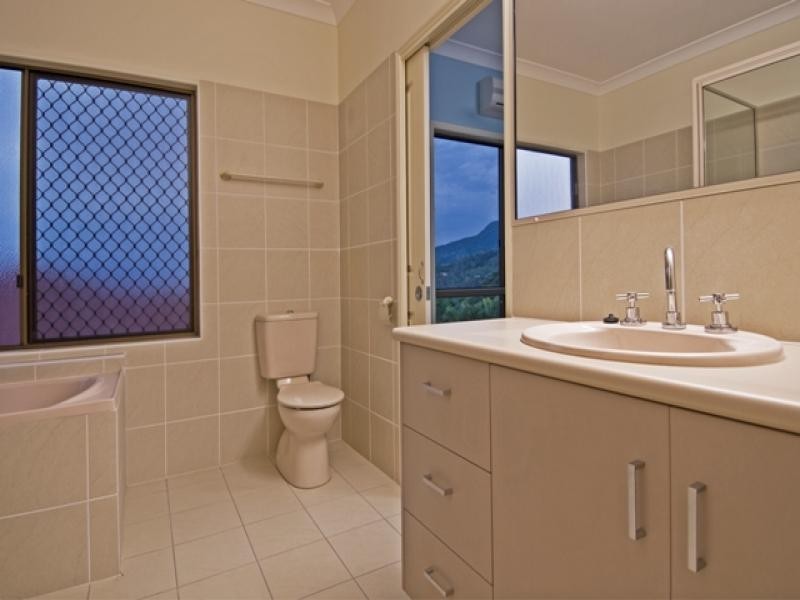 51 Summerhill Drive, Mooroobool QLD 4870