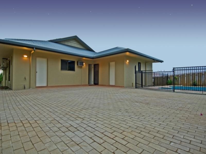 51 Summerhill Drive, Mooroobool QLD 4870