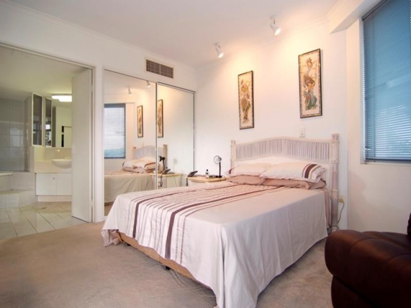202/279 Esplanade, Cairns North QLD 4870
