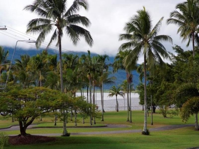 202/279 Esplanade, Cairns North QLD 4870