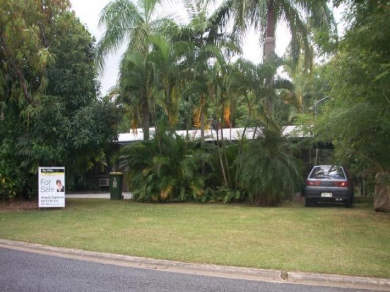 6 Pennine Close, Smithfield QLD 4878