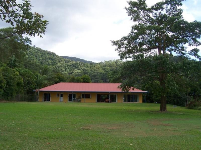 1 South Ellison Street, Clifton Beach QLD 4879