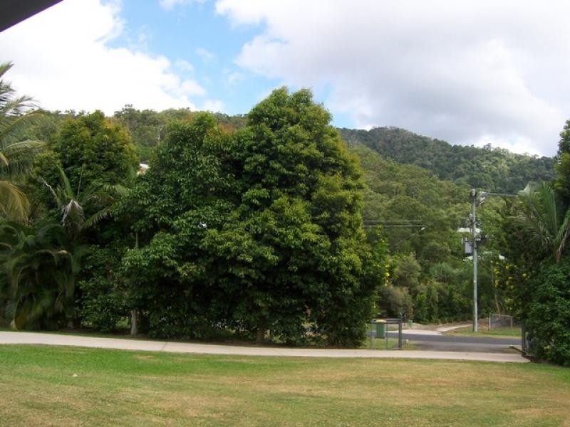 1 South Ellison Street, Clifton Beach QLD 4879