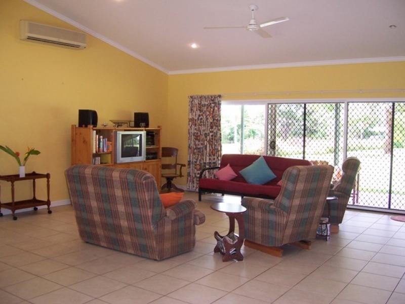 1 South Ellison Street, Clifton Beach QLD 4879