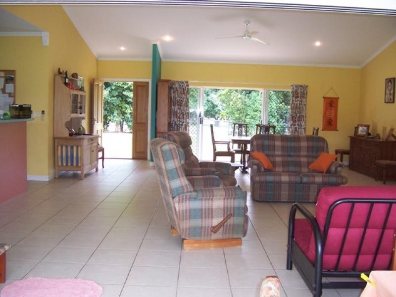 1 South Ellison Street, Clifton Beach QLD 4879