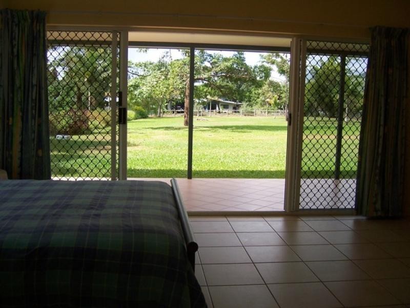 1 South Ellison Street, Clifton Beach QLD 4879