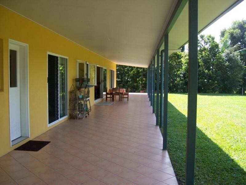 1 South Ellison Street, Clifton Beach QLD 4879