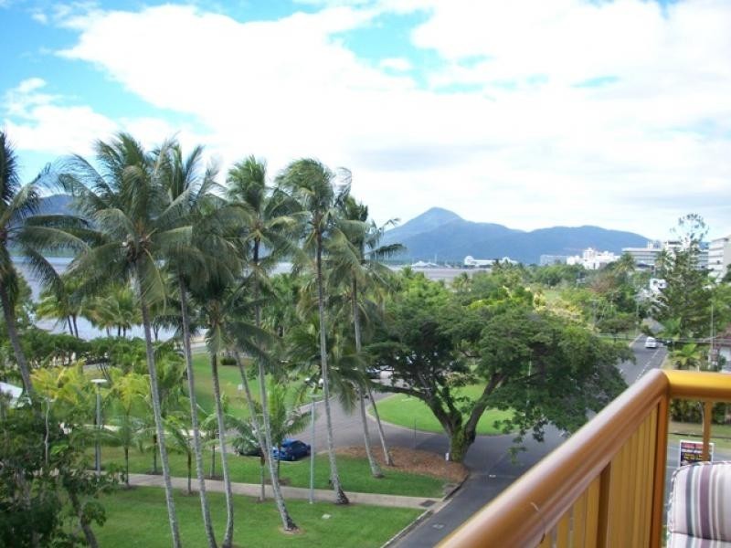 26/249 Esplanade, Cairns North QLD 4870
