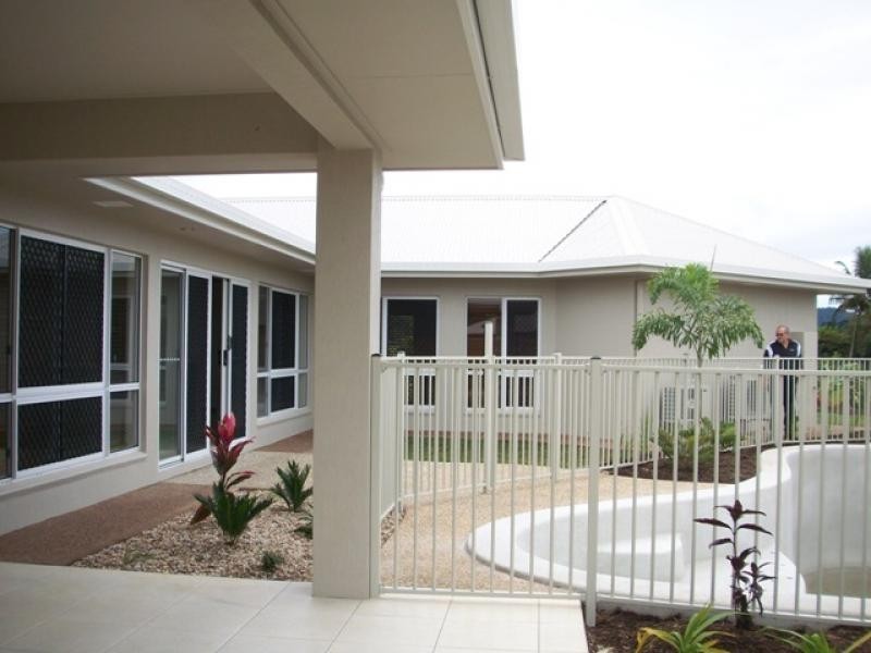 114 Springbrook Avenue, Redlynch QLD 4870