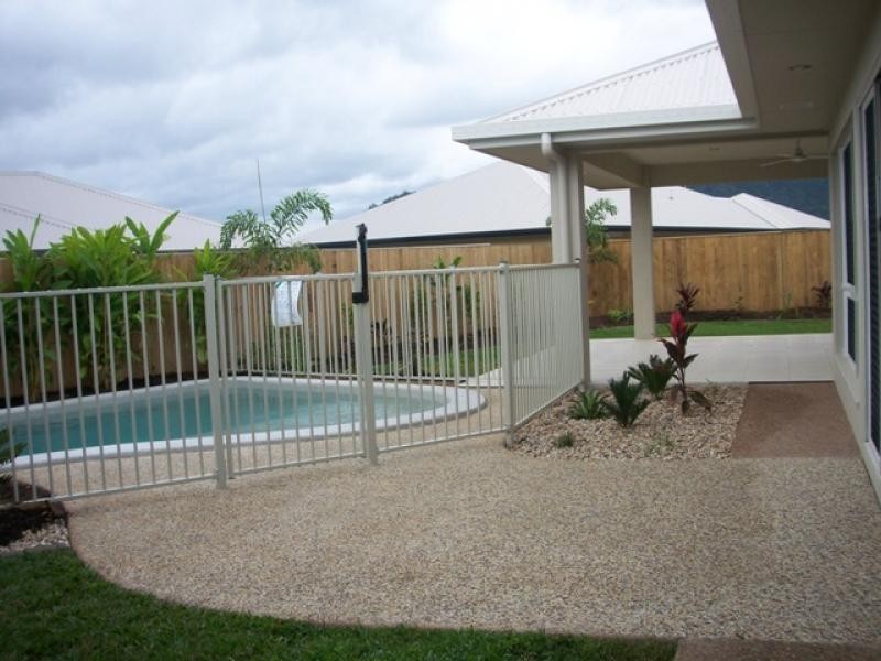 114 Springbrook Avenue, Redlynch QLD 4870