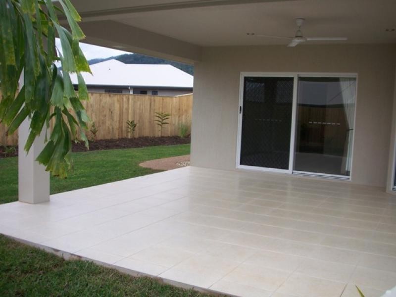 114 Springbrook Avenue, Redlynch QLD 4870