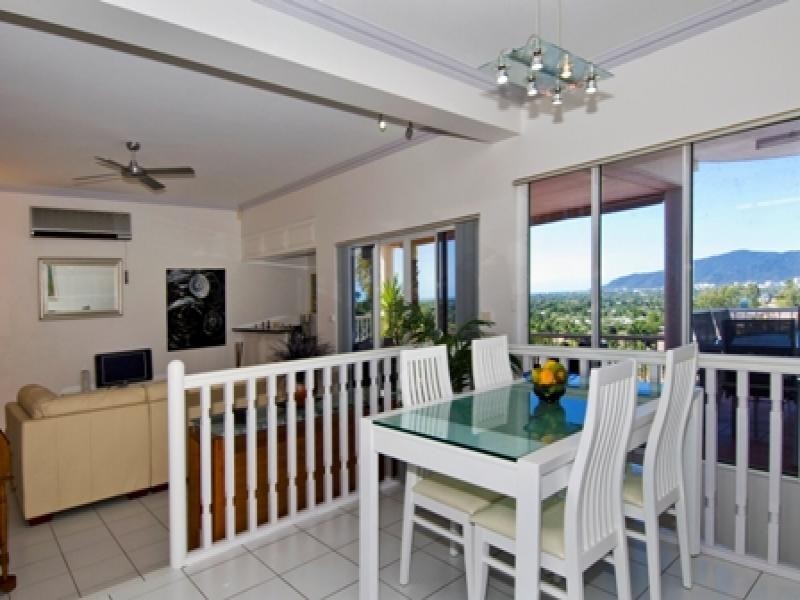 9 Woodmont Place, Mooroobool QLD 4870