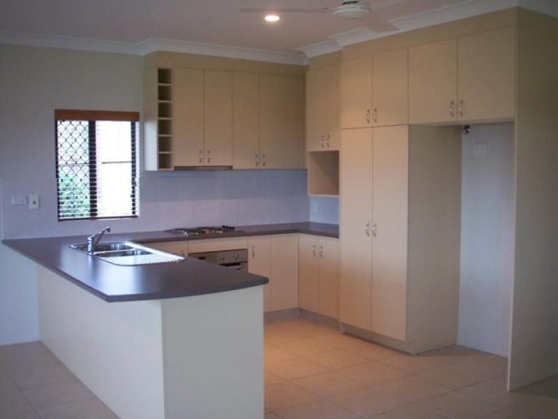 11 Ellestree Close, Redlynch QLD 4870