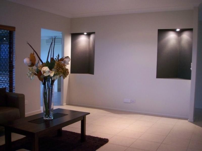 11 Ellestree Close, Redlynch QLD 4870