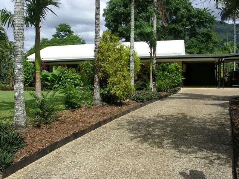 2 Melinga Close, Caravonica QLD 4878