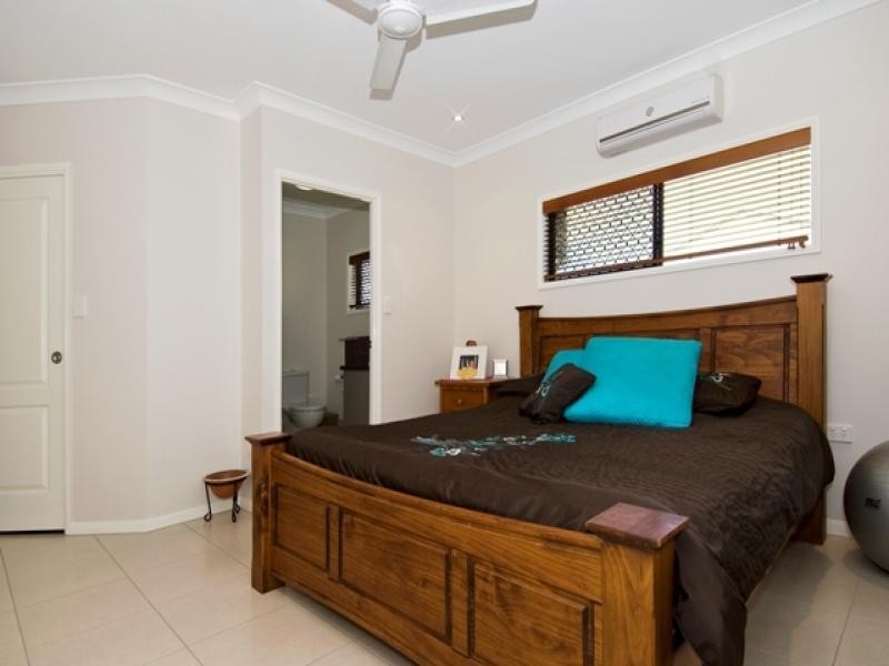 77 Walker Road, Bentley Park QLD 4869