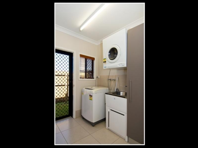 77 Walker Road, Bentley Park QLD 4869