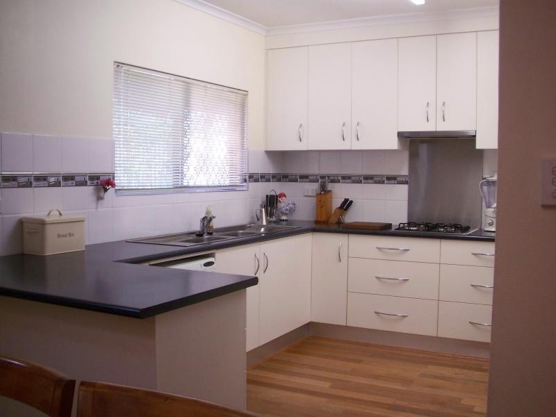 21 Carroo Street, Bayview Heights QLD 4868