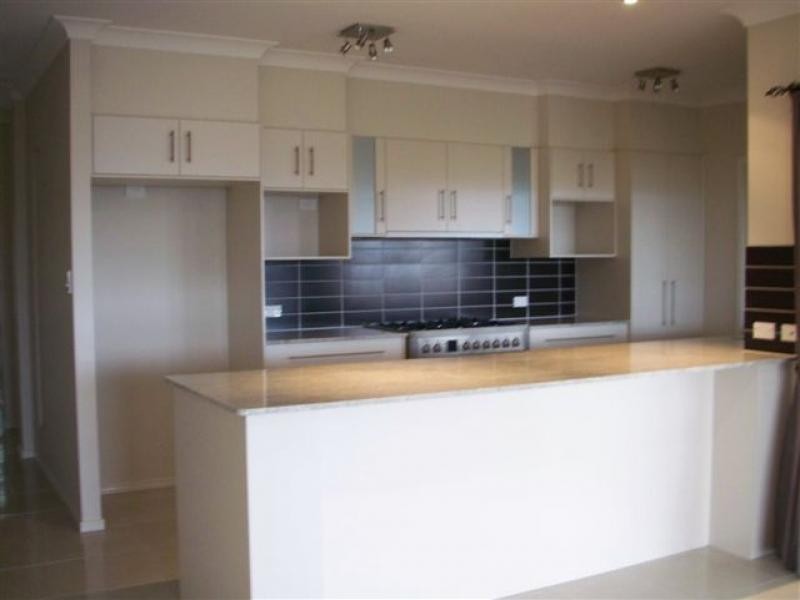 82 Fitzmaurice Drive, Bentley Park QLD 4869