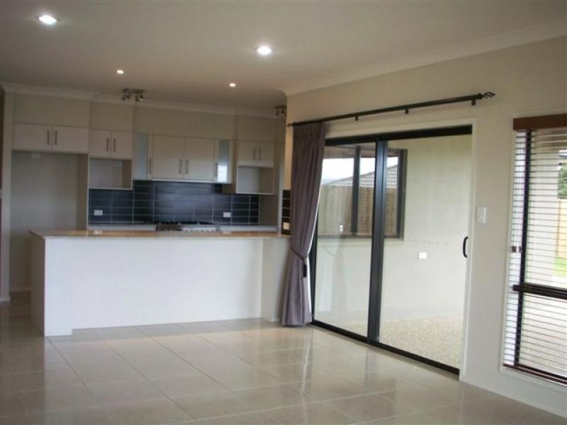 82 Fitzmaurice Drive, Bentley Park QLD 4869