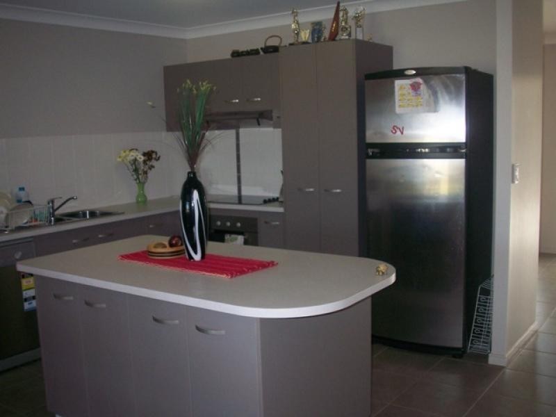 2 Goldberg Close, White Rock QLD 4868