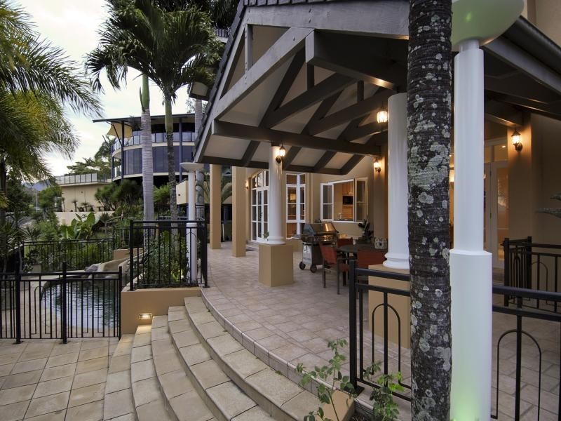 8 Knott Court, Whitfield QLD 4870