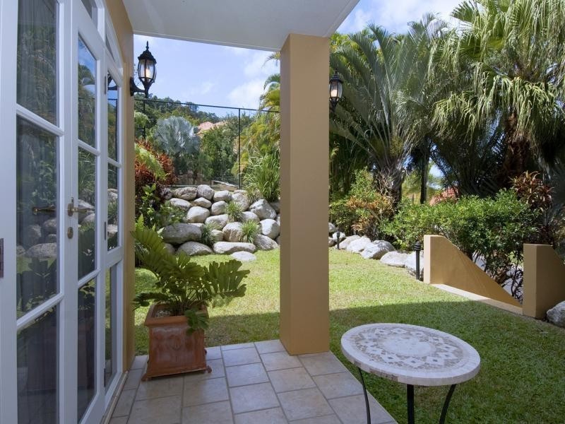 8 Knott Court, Whitfield QLD 4870
