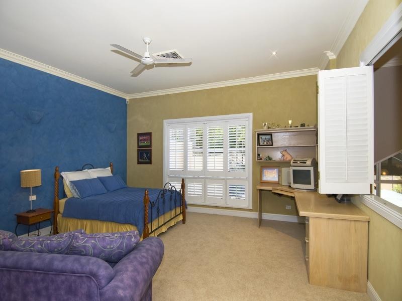 8 Knott Court, Whitfield QLD 4870