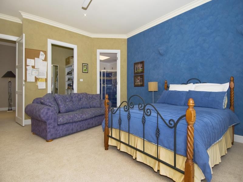 8 Knott Court, Whitfield QLD 4870