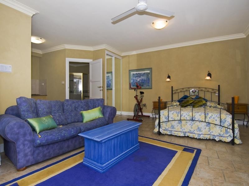8 Knott Court, Whitfield QLD 4870