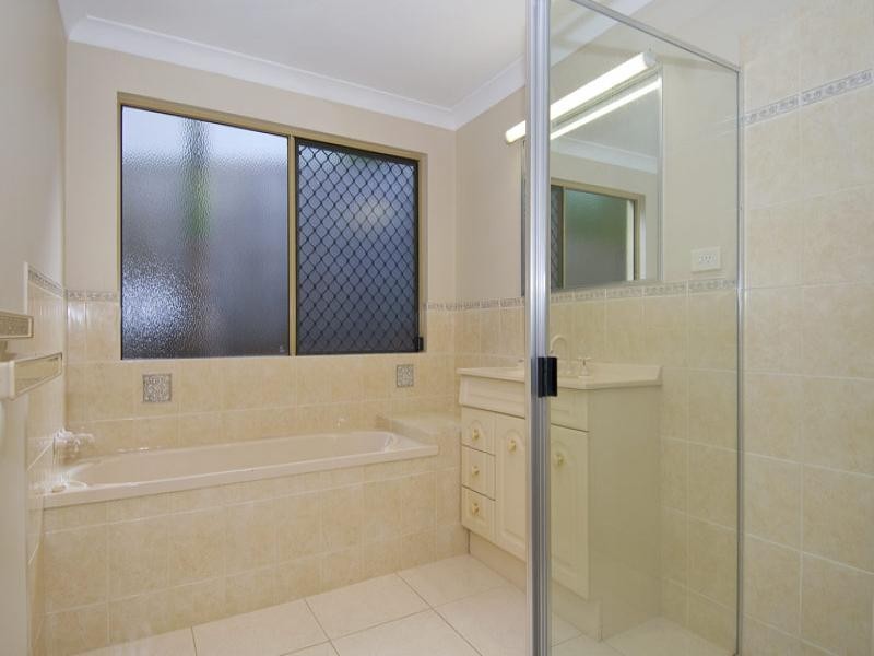 7 East Parkridge Drive, Brinsmead QLD 4870