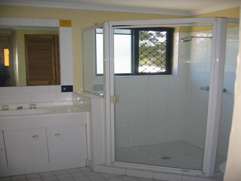 Westcourt QLD 4870