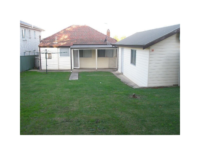 8 Downing Avenue, Regents Park NSW 2143