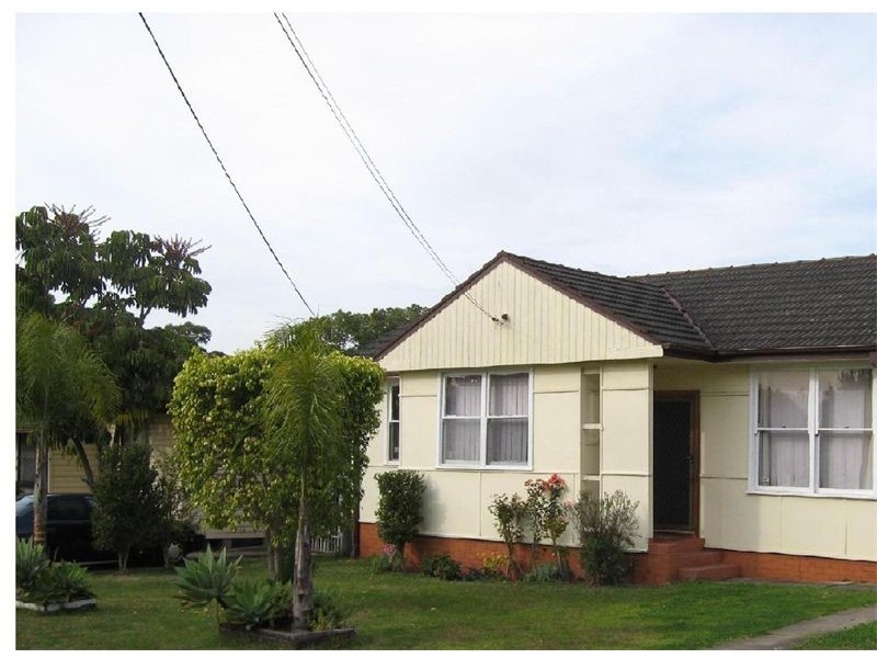 18 Smith Street, Regents Park NSW 2143