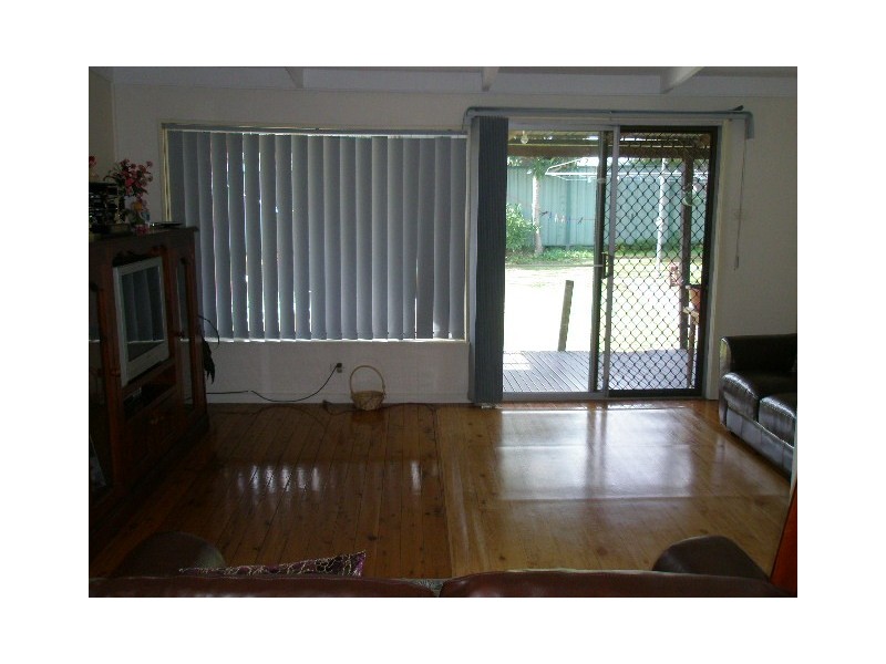 8 Larien Crescent, Birrong NSW 2143