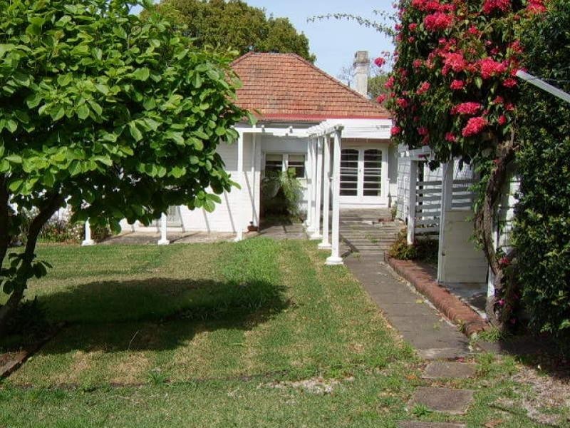 16 Lord Street, Roseville NSW 2069