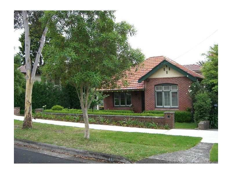 11 Ferncourt Avenue, Roseville NSW 2069