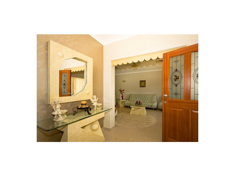 7 Webber Close, Prairiewood NSW 2176