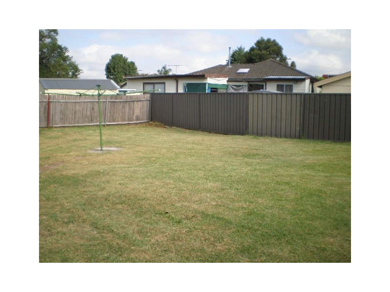 8 Rhondda Street, Smithfield NSW 2164