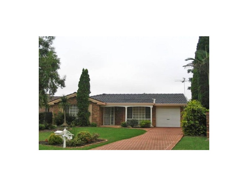 8 Kempsey Place, Bossley Park NSW 2176