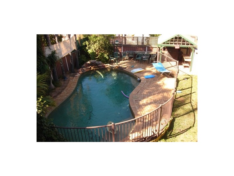 9 Tallowood Crescent, Bossley Park NSW 2176