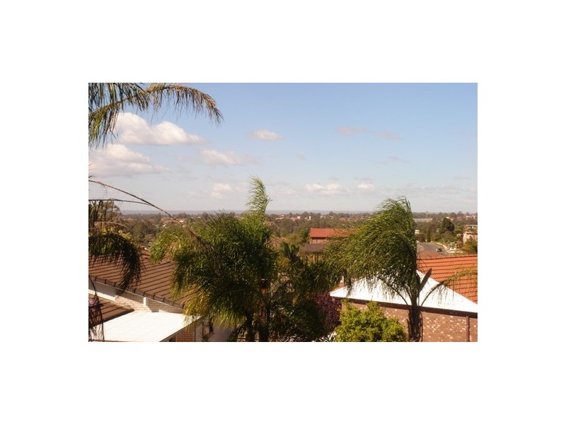 9 Tallowood Crescent, Bossley Park NSW 2176