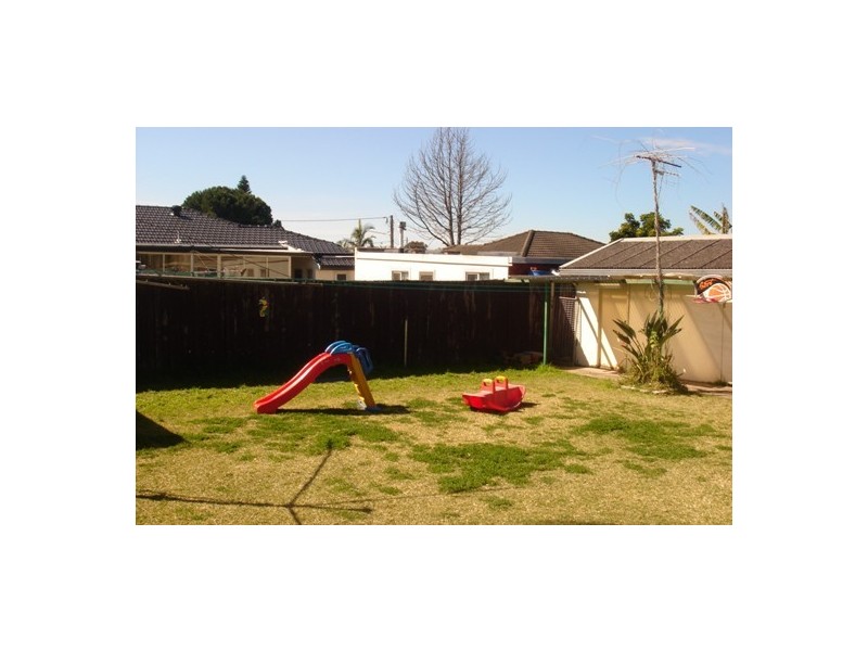 Fairfield West NSW 2165